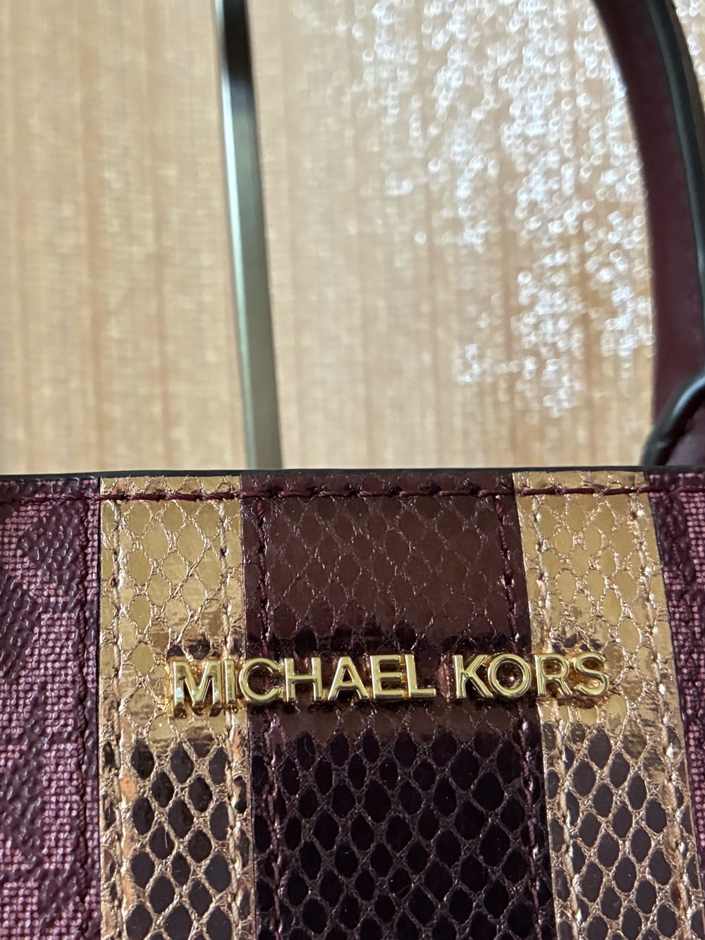 Michael Kors Medium Sheila Satchel - Picture 2 of 7